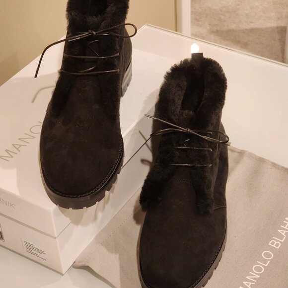 Brand New!!| Manolo Blahnik: Mircus Suede Shearling Lace-Up Booties - Picture 14 of 14